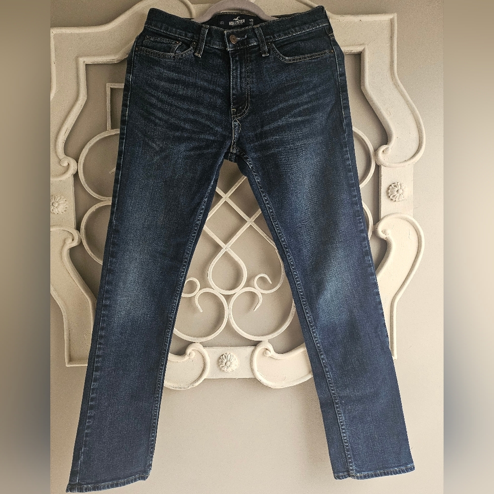 Euc Hollister jeans slim straight epic flex